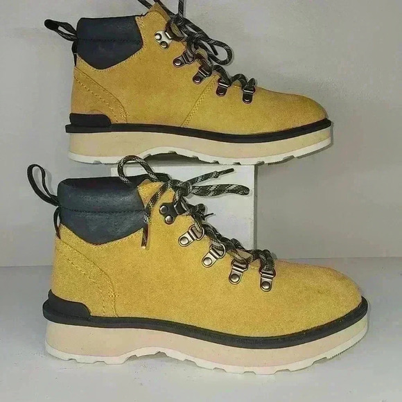 Sorel waterproof women's HI-LINE Hiker boots size 6.5 nwob - Picture 1 of 5